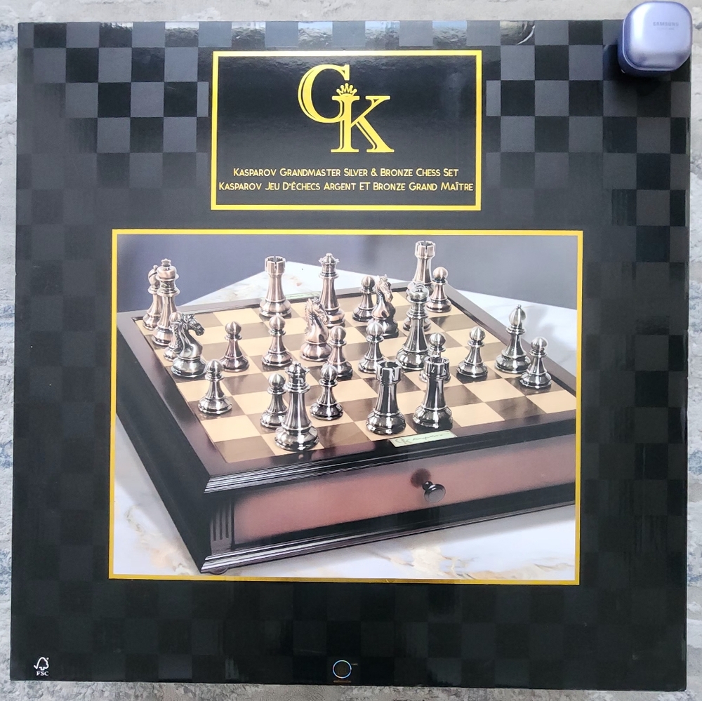 Kasparov Grandmaster Silver & Bronze Chess Set. Brand new, not open.